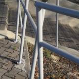 Uszkodzona barierka w rejonie schodów przy budynku Tychy ul.Cielmicka 45.<span class="fix-status status-6">Poza uprawnieniami</span>