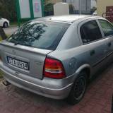 Porzucony Opel Astra na parkingu przed kościołem w Dzielnicy Czułów<span class="fix-status status-3">Ukończony</span>