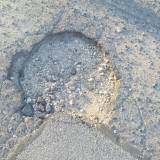 dziura i popękany asfalt na ul. Kurpińskiego<span class="fix-status status-3">Ukończony</span>