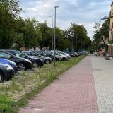Zarośnięty chodnik wzdłuż parkingu Tychy al. Bielska<span class="fix-status status-3">Ukończony</span>