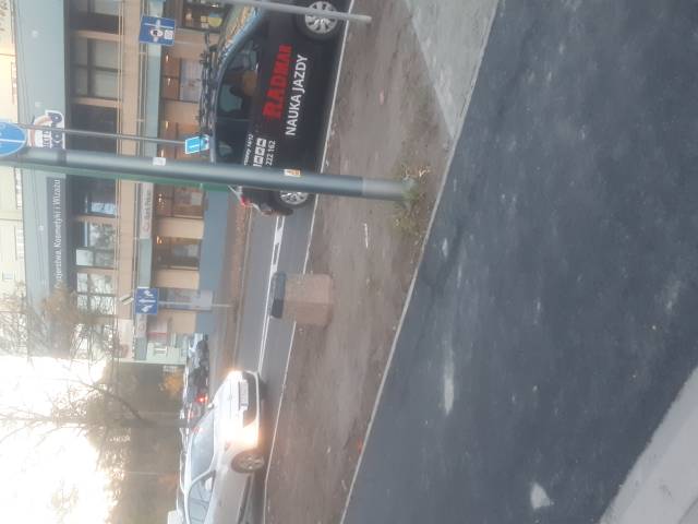 Przestawienie kosza ulicznego