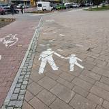 Uszkodzony chodnik pod Tęczą, róg Niepodległości i Wyszyńskiego<span class="fix-status status-3">Ukończony</span>