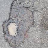 Uszkodzona jezdnia dziura na wysokości Sikorskiego 191 <span class="fix-status status-3">Ukończony</span>