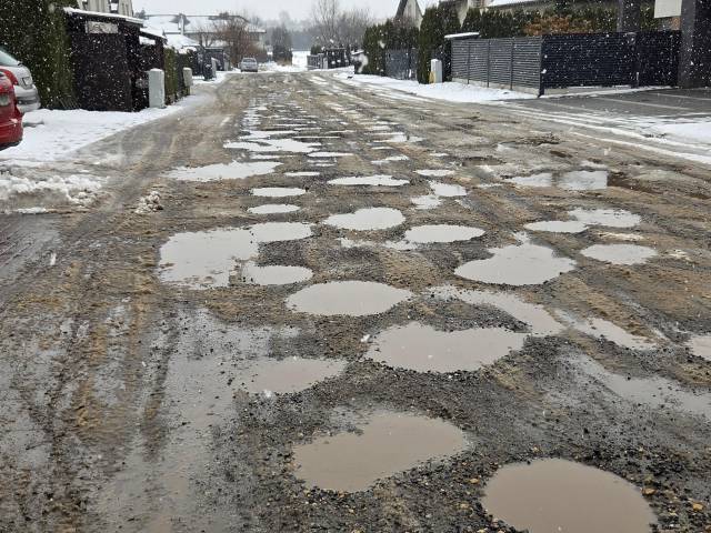 Jurajska - dziury zamiast drogi