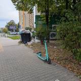 przepełnione kontenery + odpady leżące na chodniku, terenie zielonym, drodze<span class="fix-status status-3">Ukończony</span>