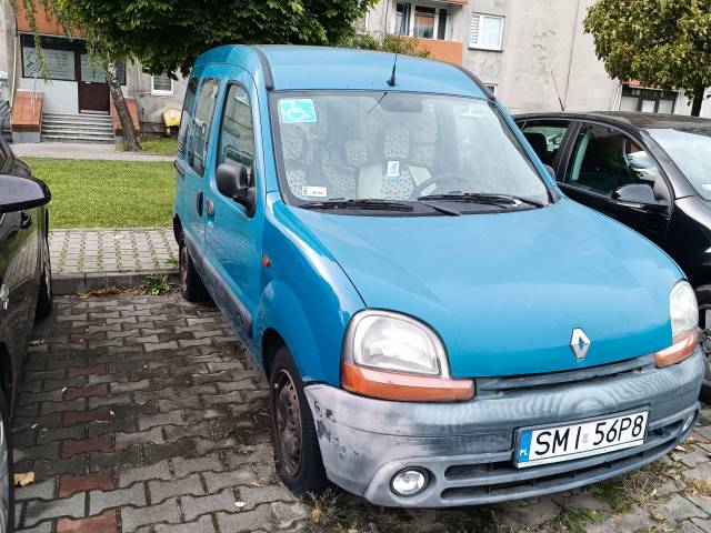 Porzucony pojazd Renault Kangoo